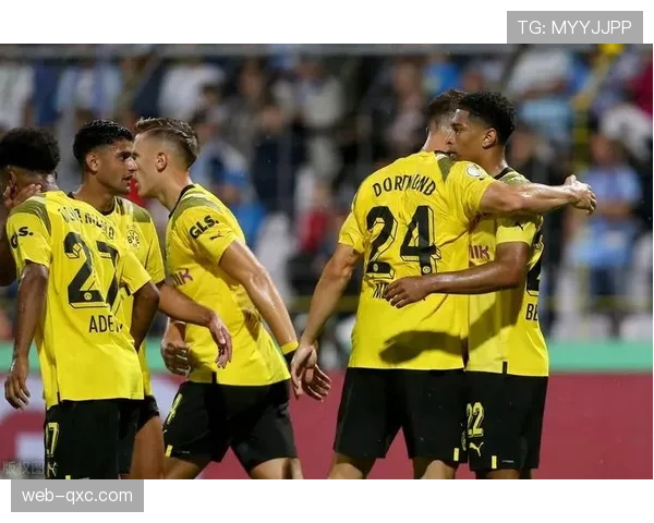 德甲多特蒙德主场激情四溢 球迷文化成球队强大第十二人